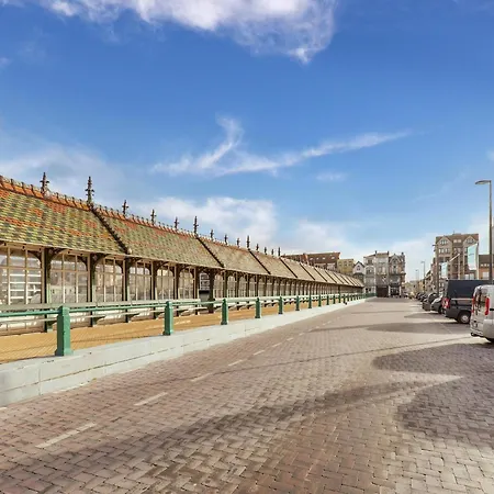 Near Marina With Sea Views, Cleaning Included Апартаменты Бланкенберге