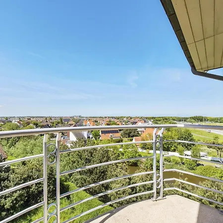 Near Marina With Sea Views, Cleaning Included Апартаменты